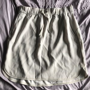Lululemon On the Fly skirt